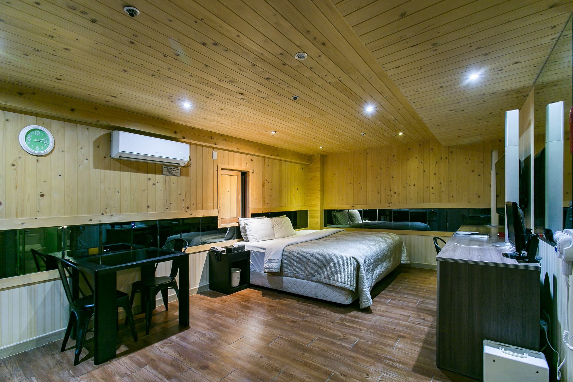 Film 37.2 Hotel Seoul